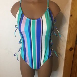 New No Boundaries String Cut Out Swim Suit Jrs. L 11/13